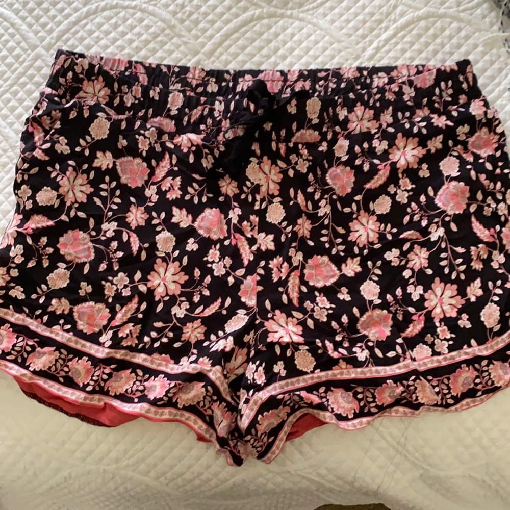 Loft pull on shorts!